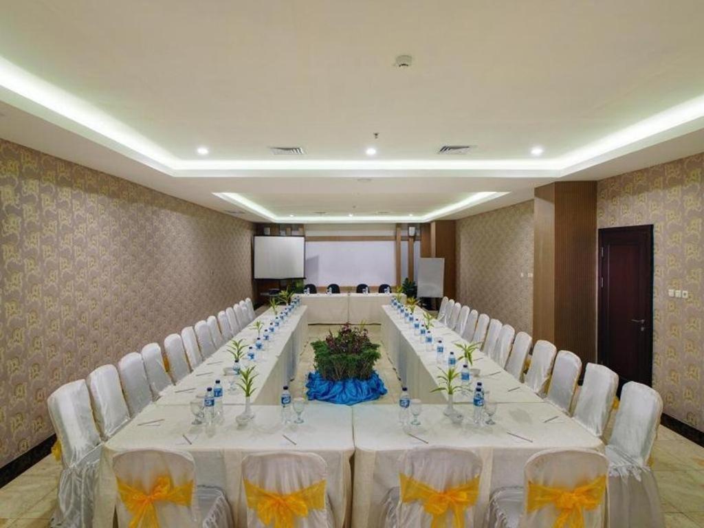Horison Hotel Pematang Siantar Exterior foto